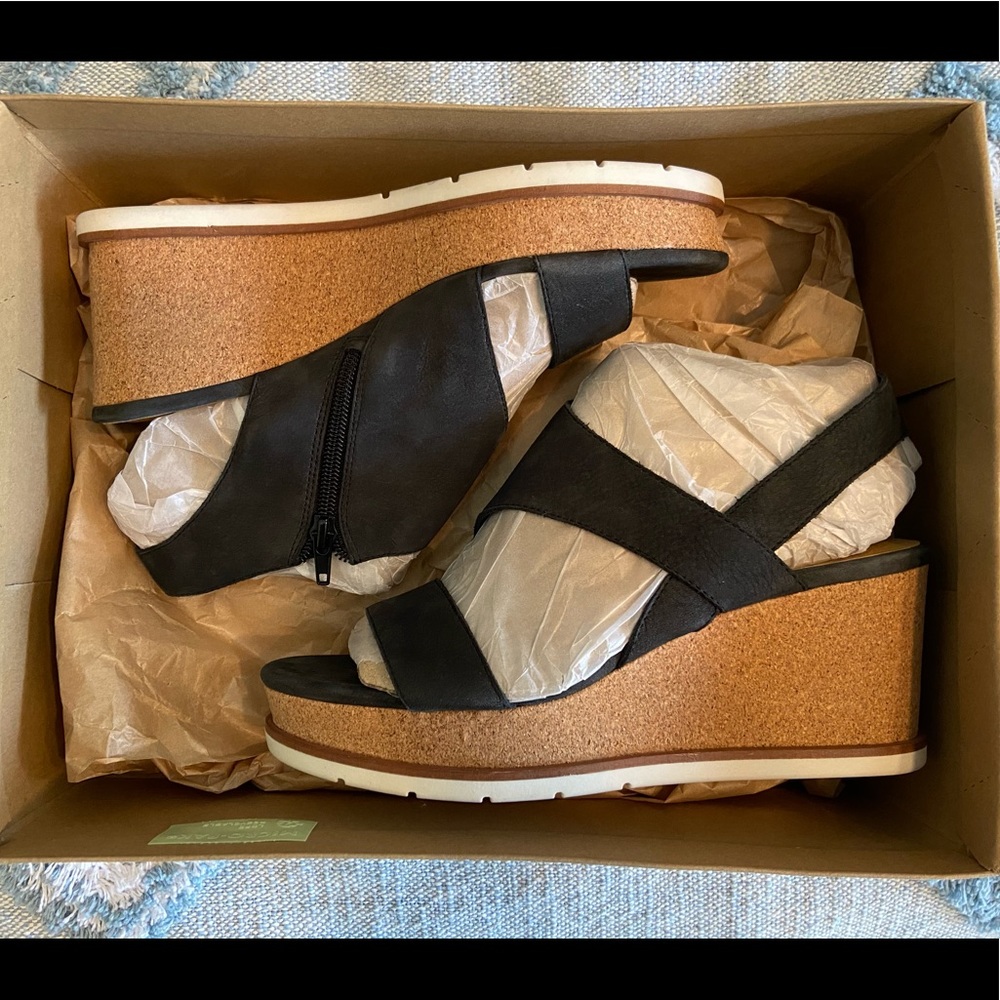 NEW Lucky Brand Wedge Sandal, Size 8